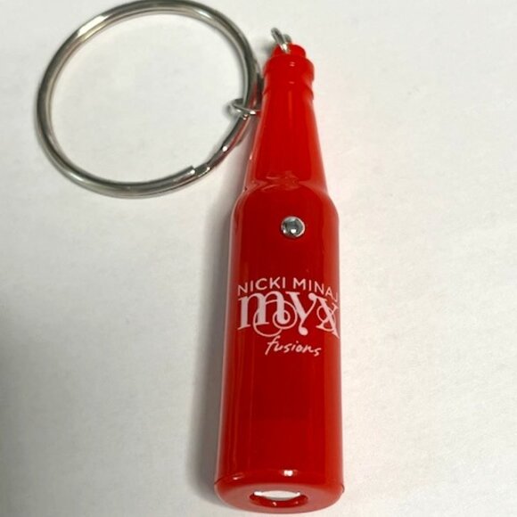 Red Light Up Nicki Minaj MYX Fusions Promotional Key Chain 5" - Picture 5 of 7